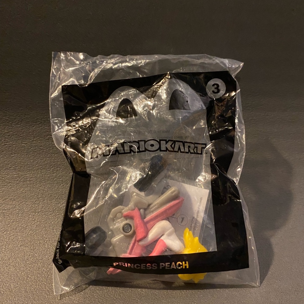 Princess peach, Mario kart McDonald’s toy